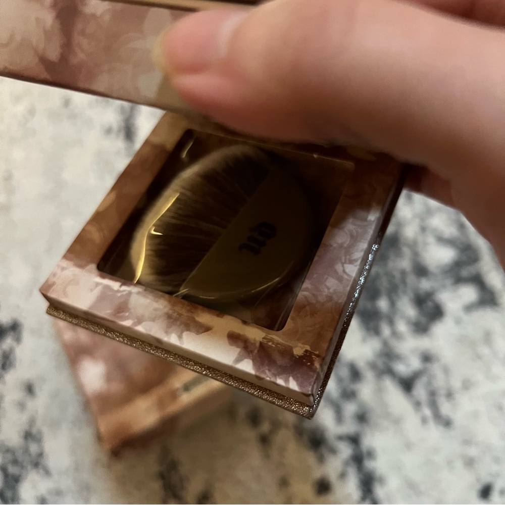 Urban Decay Naked Illuminated Shimmering Powder Face&Body luminous July sale - Picture 9 of 12